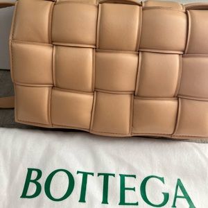 Bottega Veneta
Padded Cassette Crossbody